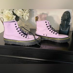 casual.
NEW&PERFECT-Dr Martens comfortable & cool, rare lavender canvas sneakers